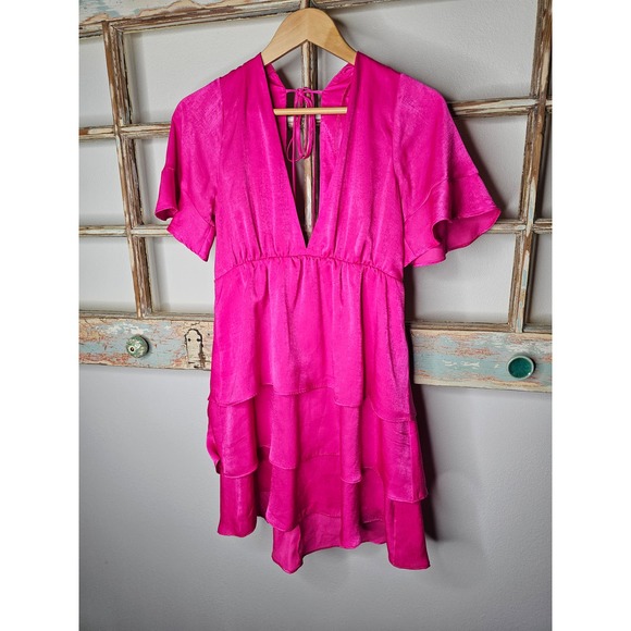 Show Me Your Mumu Hot Pink Dulce Tiered Deep V Mini Size Large - Picture 1 of 16